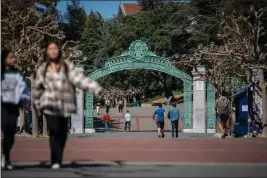  ?? PHOTO: MARTIN DO NASCIMENTO/CALMATTERS ?? Sather Gate on the campus of the University of California, Berkeley, on March 25, 2022.