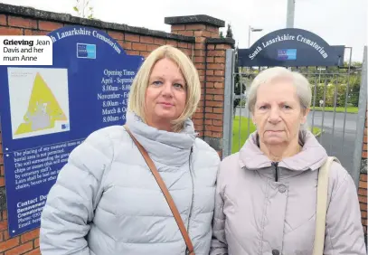  ??  ?? Grieving Jean Davis and her mum Anne