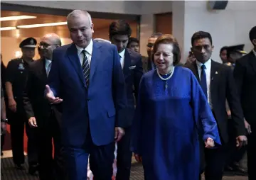  ??  ?? Sultan Nazrin Shah with Tan Sri Dr Zeti Akhtar Aziz at the opening of the Leadership Energy Summit Asia 2018 organised by ICLIF Leadership and Governance Centre. — Bernama photo
