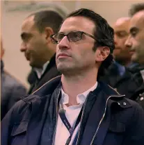  ?? LAPRESSE ?? Al vertice di Elliott
Gordon Singer è il figlio di Paul, proprietar­io del fondo Elliott. Si vede spesso in tribuna a San Siro seduto vicino agli attuali dirigenti rossoneri. Tifoso del Milan e dell’Arsenal, è Equity partner e Managing partner del fondo americano di proprietà del padre. Prima di entrare in Elliott, Gordon ha lavorato in Lehman Brothers