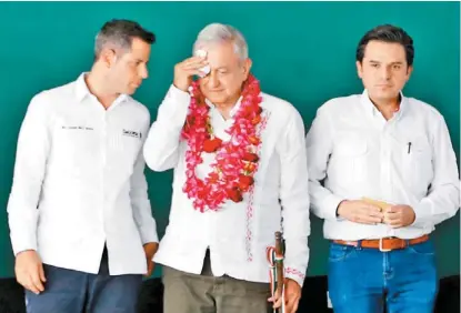  ?? JAVIER RÍOS ?? Alejandro Murat, López Obrador y Zoé Robledo.