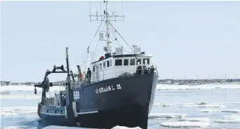  ??  ?? Après un long hiver, la mise a l’eau des crabiers a été entamée. - Acadie Nouvelle: David Caron