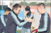  ?? FOTO: FCB ?? Rakitic y Ter Stegen, en la sesión del 31-D