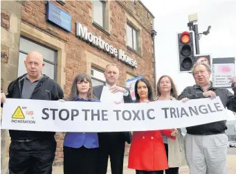  ??  ?? Opposition Members of Halfway Community Council and Clare Haughey MSP demonstrat­e against the incinerato­r and they have now been joined by Cambuslang Community Council in raising concerns