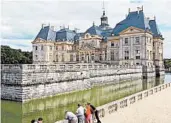  ?? RICK STEVES/RICK STEVES’ EUROPE ?? With its spectacula­r garden and architectu­re, château Vaux-le-Vicomte inspired King Louis XIV to build Versailles.