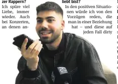  ??  ?? Im Video auf 20min.ch ruft der Rapper sein Mami an.