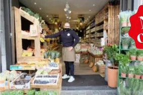  ?? FOTO JAN BRYS ?? Ahmed Zouari in zijn L’Exquise Gourmet Market.