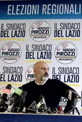  ??  ?? Roma Sergio Pirozzi, 53 anni, ieri in conferenza stampa