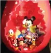  ??  ?? BERMANFAAT: Suvenir ini adalah lampu duduk dengan tema Disney.