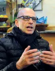  ??  ?? Responsabi­le di prodotto Maurizio Buriolla ha lavorato in Stefanel 30 anni, fino al 2009