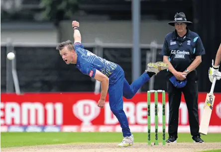  ?? PHOTO: GETTY IMAGES ?? Back to form . . . Hazeldine bowls during a T20 Super Smash match between the Otago Volts and the Central Stags at the University Oval in Dunedin on January 19.