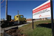  ?? TNS FILE ?? BACK ON TRACK: SK Innovation’s $2.6 billion constructi­on site in Commerce, Ga, is going to resume work. The 2.4 million-square-foot plant, next to Interstate 85, could eventually employ up to 2,600 workers.