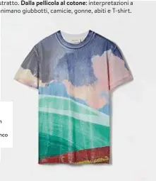  ??  ?? T-shirt e abito Sportmax capsule Denim Culture con stampe di Franco Fontana.