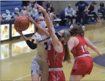  ?? AUSTIN HERTZOG - MEDIANEWS GROUP ?? Spring-Ford’s Lucy Olsen, left, tries to get a shot off against the close defense of Upper Dublin’s Sarah Eskew.