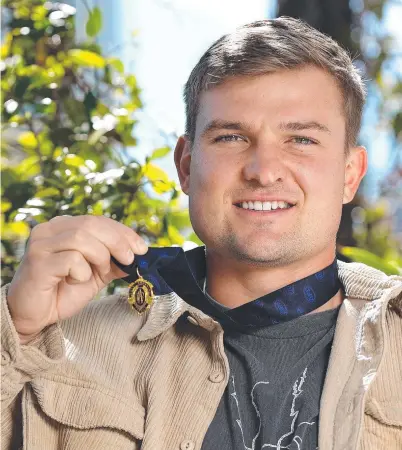  ?? Picture: Getty Images ?? Ollie Wines on Monday with his Brownlow Medal.