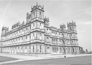  ??  ?? Fans of “Downton Abbey” and anglophile­s in general will be able to live out a holiday fantasy by tucking into a fancy Victorian Christmas dinner at the castle where the series was filmed. — Relaxnews photo