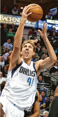  ?? Foto: dpa ?? Dirk Nowitzki ist Würzburgs berühmtest­er Export. In der nordamerik­anischen Profi liga NBA spielt er seit 1998 und ist einer der sechs besten Profis aller Zeiten.