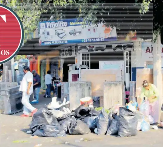  ?? ?? Es muy común ver los montones de basura en las calles de la Perla Tapatía.