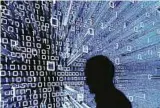  ??  ?? Schier unendlich: Die Angriffsfl­äche für Cyberattac­ken im Datennetz. Foto: pa/ dpa/Peter Steffen
