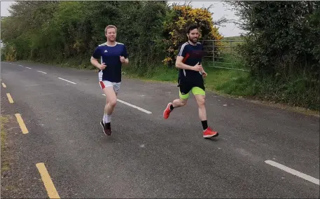  ?? Photo by Donie Forde ?? Gavin Forde and Shane McAuliffe taking part in the “Do it for Dan” fundraiser last Sunday.