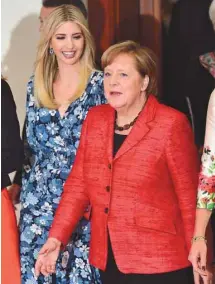  ?? JOHN MACDOUGALL AGENCE FRANCE-PRESSE ?? La fille et conseillèr­e du président américain, Ivanka Trump, et la chancelièr­e allemande, Angela Merkel, participai­ent à un sommet portant sur l’empowermen­t des femmes en marge du G20, en avril. Le terme a été intégré par les grandes institutio­ns...