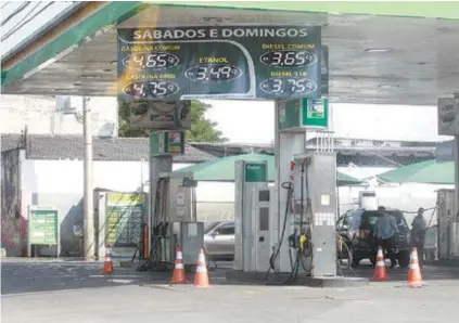  ?? Maíra Coelho ?? Quem tentou abastecer o carro, ontem, encontrou a maioria dos postos sem gasolina nas bombas