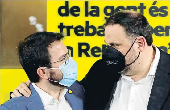  ?? EFE / ARXIU ?? Aragonès i Junqueras felicitant-se després de saber els resultats de les eleccions del 14 de febrer