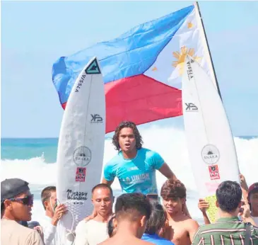 ?? PHOTOGRAPH COURTESY OF JASPER DAWANG ?? JOHN Mark Tokong emerges as the first Filipino to win the men’s shortboard category of the World Surf League last Thursday in San Juan, La Union.