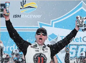  ?? JONATHAN FERREY ?? Kevin Harvick celebrates his win at ISM Raceway outside Phoenix Sunday.