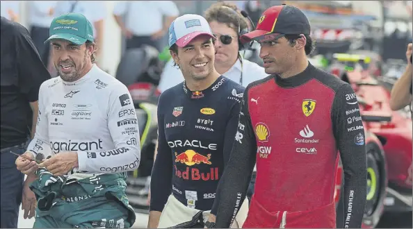  ?? Foto: lapresse ?? Alonso y Sainz, flanqueand­o a Checo Pérez. el mexicano saldrá hoy desde la pole en busca del triunfo en el Gp de Miami, precediend­o a los dos pilotos españoles