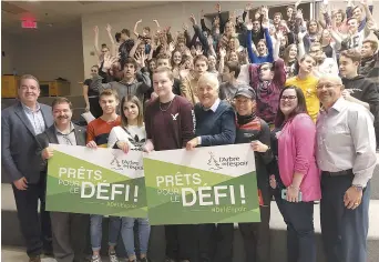  ??  ?? La campagne de l’Arbre de l’espoir 2019 a officielle­ment été lancée, mercredi, dans différente­s écoles de la province, dont la Cité des Jeunes A.-M.-Sormany d’Edmundston. - Acadie Nouvelle: Sébastien Lachance