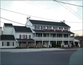  ?? IMAGE FROM SCREENSHOT ?? The Perkiomen Bridge Hotel was first built in 1689.