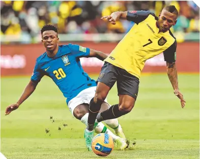  ?? ?? En un juego plagado de faltas, Ecuador logró sumar un punto cuando parecía que Brasil lograría ganar.