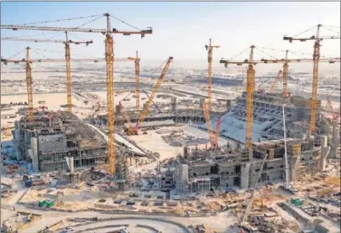  ??  ?? STADIUM LUSAIL. Obras en el estadio de la final del Mundial 2022, del que poco se conoce.