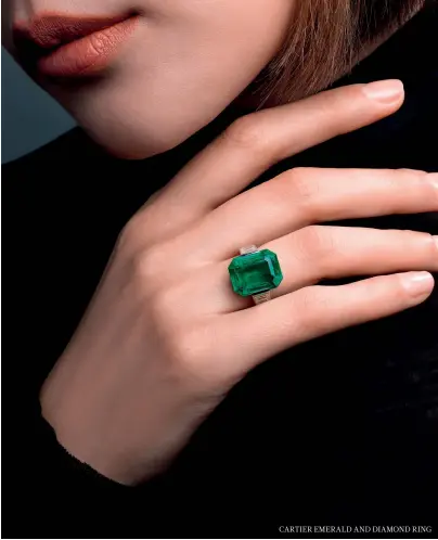  ?? CARTIER EMERALD AND DIAMOND RING ??