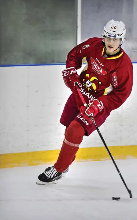  ?? FOTO: LEIF WECKSTRöM ?? SUCCé DIREKT. Eeli Tolvanen utsågs till veckans nykomling i KHL, efter att ha gjort hattrick i sin första match.