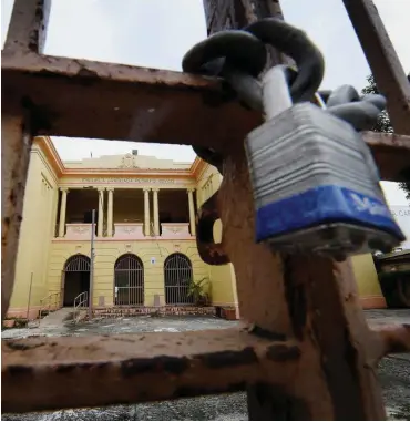  ?? Foto: AFP/Mark Ralston ?? Eine geschlosse­ne Schule in Puerto Ricos Hauptstadt San Juan