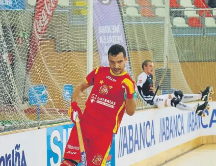  ?? FOTO: LUIS VELASCO / RFEP ?? Pau Bargalló celebra uno de sus goles en la victoria de España sobre Holanda en el Europeo de hockey patines de A Coruña