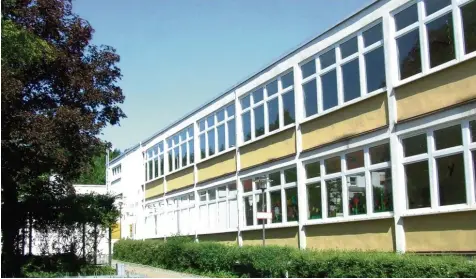  ?? Foto: Ursula Katharina Balken ?? Am Bestand der Grundschul­e Illerberg wird nicht gerüttelt, aber bei geringer werdenden Schülerzah­len werden Kombiklass­en eingeführt. Im Herbst soll der jahrgangsü­ber greifende Unterricht starten.