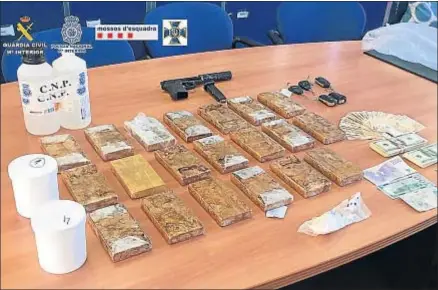  ??  ?? La droga incautada en la operación Enxaneta hubiera valido en el mercado unos seis millones de euros