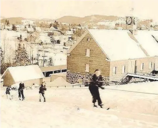  ?? PHOTOS: LAURENTIAN SKI MUSEUM ?? A rope tow operated by Moïse Paquette on Baumgarten Hill in Ste-Agathe might be the first in North America, predating Alec Foster’s Folly in Shawbridge.