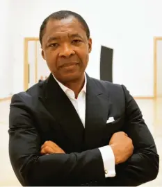  ?? Foto: Frank Leonhardt, dpa ?? „Es gibt nie den idealen Zeitpunkt für einen Abschied“: Okwui Enwezor im Haus der Kunst in München.