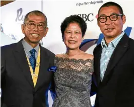  ??  ?? Shoji (left) with Reggie Aguinaldo, Rustan’s buying director in New York, and Qizhou Phan, manager of Tadashi Shoji in China