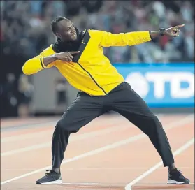  ?? FOTO: AP ?? El último aplaudo. Bolt volvió ayer a la pista para recibir su última ovación