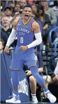  ?? AP ?? Russell Westbrook, de los Thunder, reacciona luego de un canasto en el partido de anoche contra los Knicks de Nueva York.