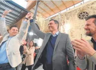  ?? // R. O. ?? De la Rosa, Sánchez y Tucanda, ayer en el acto del PSOE en Burgos