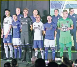  ??  ?? Cruz Azul presentó tres nuevos uniformes para la campaña.