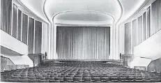  ?? FOTO: PRIVAT ?? Das Königshof-Theater an der Poststraße vor seiner Schließung. Fast 1000 Gäste hatten in dem Theater und Kino Platz.