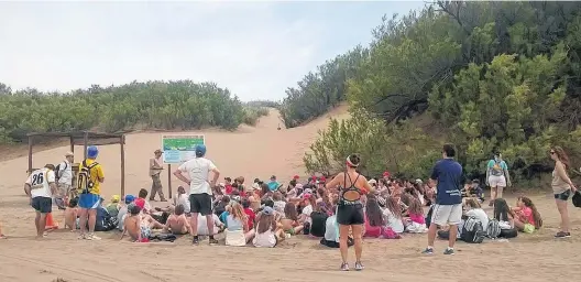  ?? GENTILEZA MUSEO VICENTE DI MARTINO ?? Las huellas encontrada­s al oeste del balneario cuentan con entre 6.500 y 7 .000 años de antigüedad.