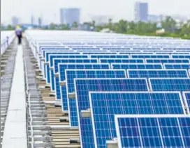  ?? BLOOMBERG ?? Shapoorji Pallonji Group expects to raise about $1 billion by bringing outside investors into its solar unit as part of the group’s efforts to reduce debt.